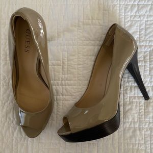 ‼️ LAST CHANCE ‼️Guess peeptoe platform pumps